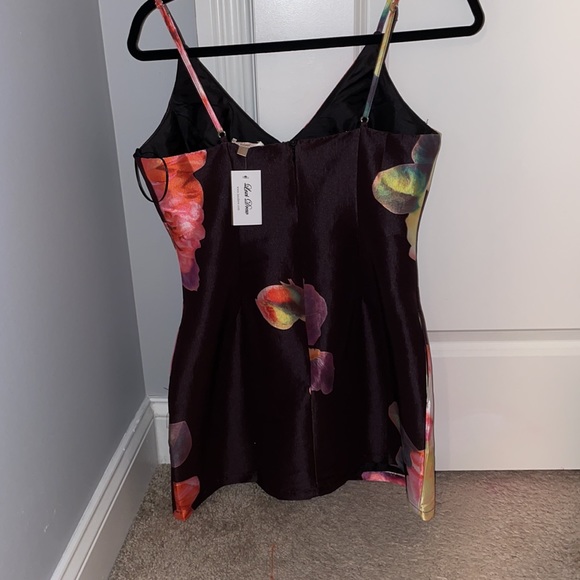 Black floral dress, size medium. - Picture 6 of 7